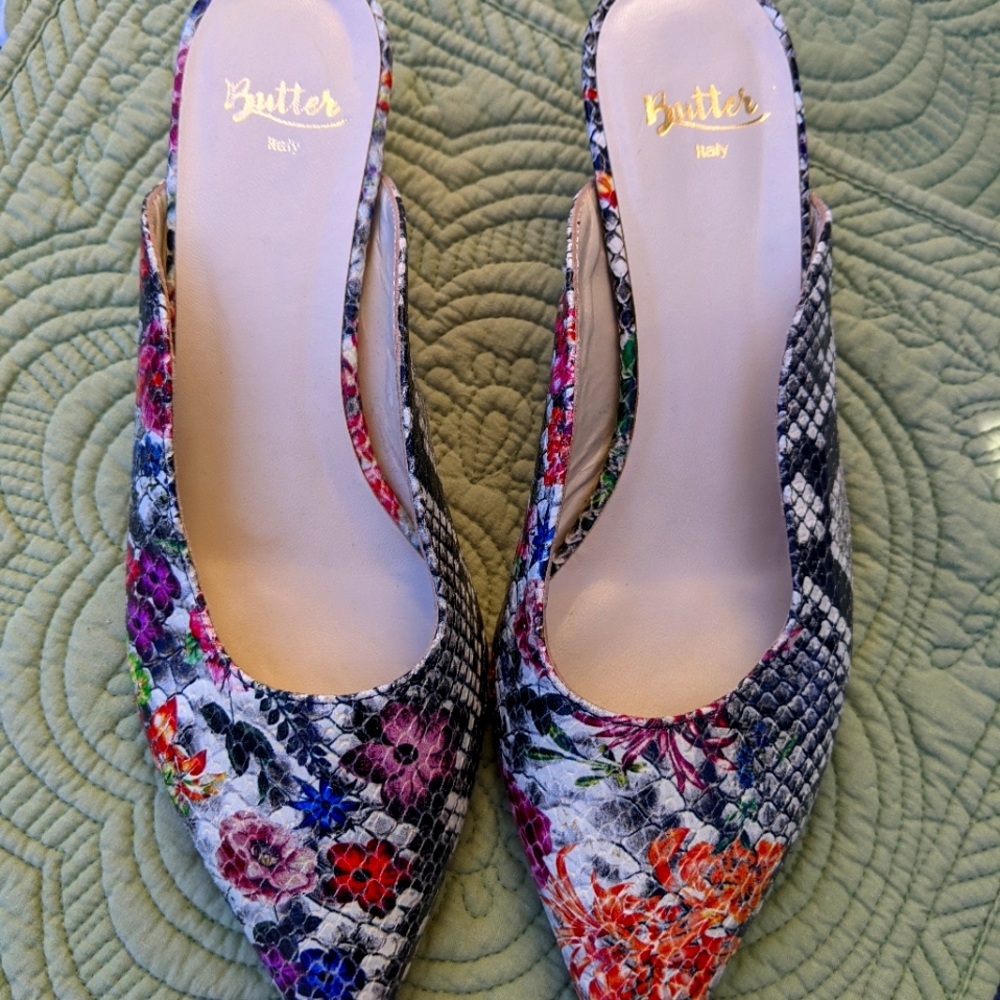 Woman's Shoes